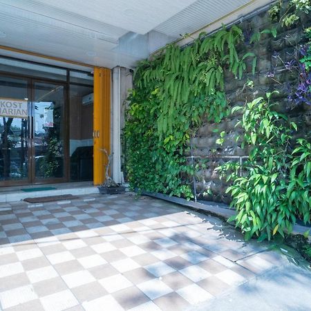 Reddoorz Plus Syariah Near Pasar Turi スラバヤ エクステリア 写真