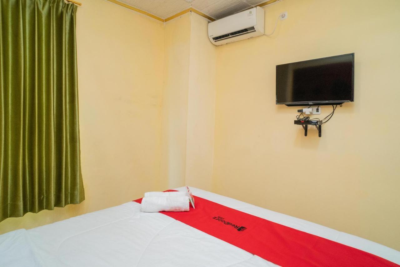 Reddoorz Plus Syariah Near Pasar Turi スラバヤ エクステリア 写真